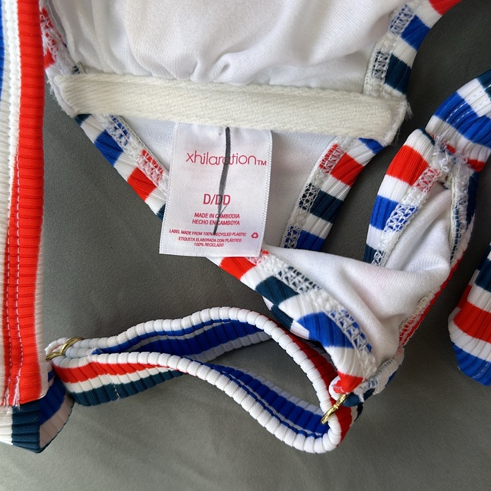 Xhiliration Women’s Juniors bikini top. Size D/DD. Bralette Red/Blue Stripes - Picture 4 of 7